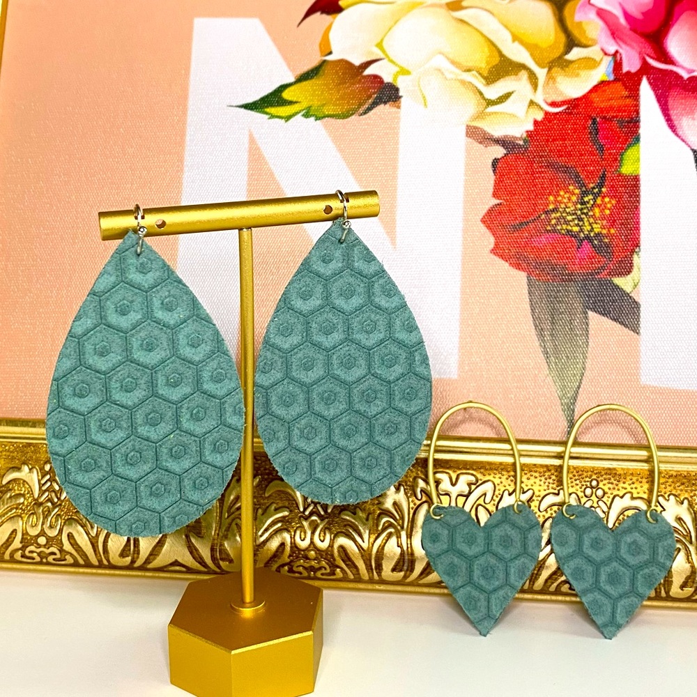 Earrings 2 pair